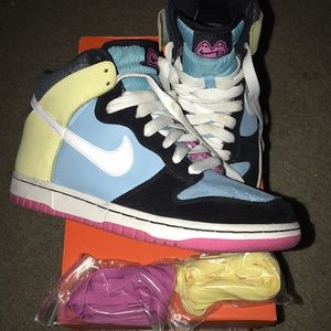 Woman’s Nike 6.0 High-tops With extra shoelaces